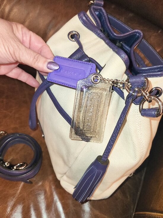 Coach - Picture 4 of 15